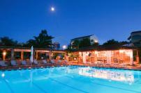 Blue & White Velvet 20m from the beach