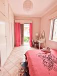 A private room for girl lady couple family we share other spaces