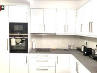 Dual Delights- Romantic Jacuzzi Suite and Spacious Family Apartment-Metro station 180m