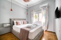 Cute Little Suite Apartment right at the Metro!