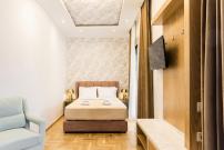 Nicholas Point Apartments and Rooms