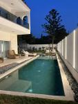 Luxury Villa with Pool, BBQ & Garden in Vouliagmeni