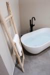 Hayes suite syros
