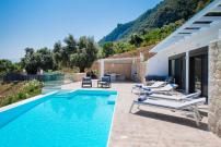 Villa Gaia - Divine private villa with pool, close to beach