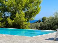 Villa Gaia - Divine private villa with pool, close to beach