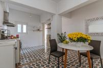 Charming Central Apt with Parking 3