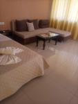 Chrysorama Rooms-Golden Vision