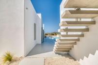 Lil Paros Luxury suites