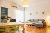 Family Apartment 10' from the Acropolis 100m2