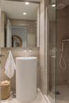 Azalea Luxury Apartment