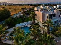 XENOS VILLA 2 with a private pool,near the sea