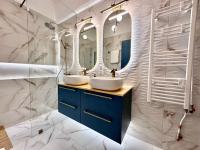 Elaia Luxury Selections Sapphire