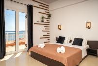 C'est La Vie Rooms and Suites