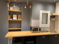 A Place 4U No10 - Garden-Level Getaway 2 Bedroom 2 Bathroom Apartment with Yard