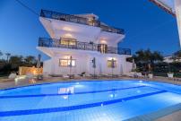 Denise Studios and Apartments