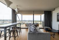 Earth Boutique Apartments next to Stavros Niarchos