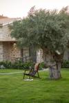 YANNIS RETREAT