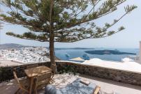 Morfes Luxury Suites by Caldera Houses