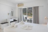 Evripides triple room 1