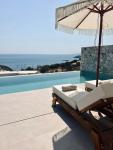 Theros Luxury Suites