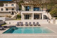 aZOLAki Suites