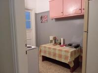 Bunk bed in dorm 5' from metro