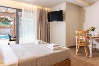 Doce Dioses , By IdealStay Experience