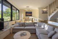 Spacious 3bdr Apartment with Monumental View