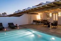NĒRO Suites by NOMÉE Hospitality Group