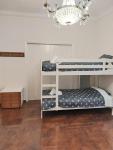Dormitory Bunk bed 5' from metro