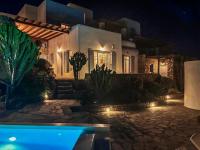 White Rock Suites & Villas