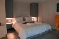 THE LOT luxury suites