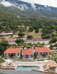 Lorraine's Apartments close to Lourdas Beach