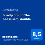 Friedly Studio The bed is semi double