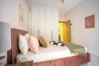 Modern Central Apartment with Balcony - Near Metro