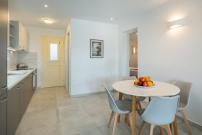 Julia's Beach Studio, familienfreundlich am Meer,mit XL Terrasse, Meerespanorama
