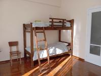 4 Single beds room 5' from metro