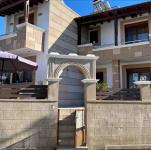 Villa Moné