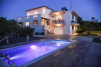 Villa Rea Luxury 5 bdrs with swimming pool