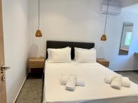 Sakellis Home 2- Steps to Beach & Town