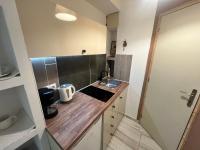 Hidden Garden 2BR with Patio