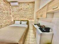 TRAVELLERS CORFU TOWN Luxury Suites, Studios & Apartments