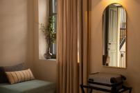 Living Yard Acropolis