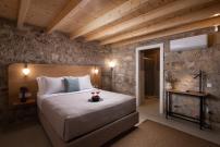 Living Yard Acropolis