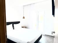 Sakellis Home 1- Steps to Beach & Town