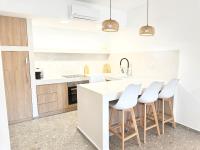 Sakellis Home 1- Steps to Beach & Town