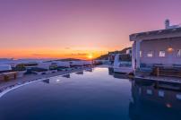 Flaskos Luxury Suites