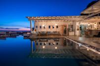 Flaskos Luxury Suites