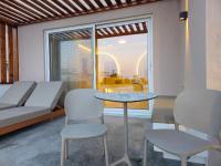 Moonlight Apartments & Suites