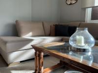 2BDRM Glyfada Residence - Jacuzzi, Garden & Parking